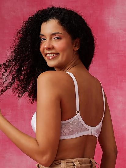 Clovia Women’s Lace Padded Bra – Non-Wired Elegance & Comfort